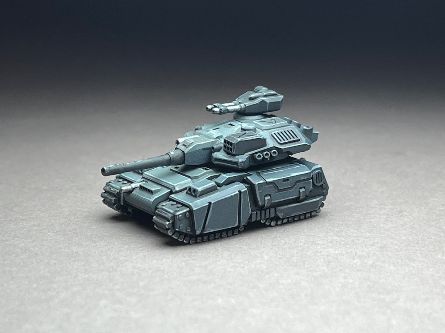 6-8mm scale - FRAG Tank - UNPAINTED, This is NOT a toy!