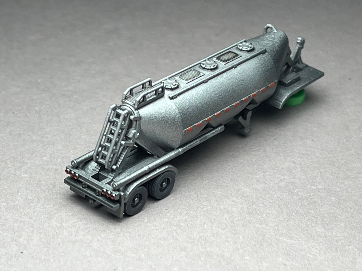Z Scale (1:220) UNPAINTED One (1) Pneumatic Trailer - NOT a toy!