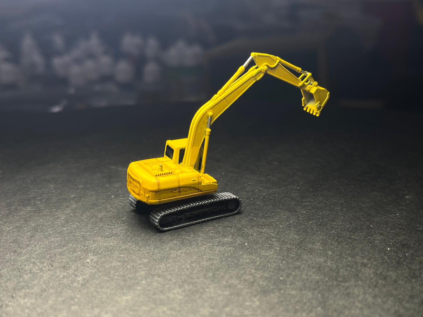 PAINTED N Scale (1:160) Excavator - extended arm