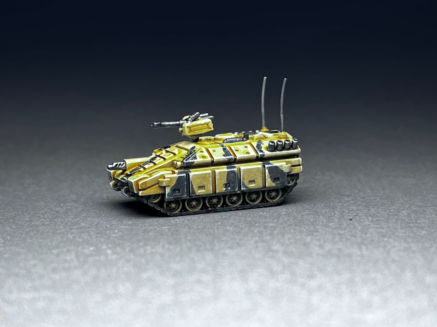 6-8mm scale - APC/IFV skirted with Autocanon 6-8mm scale - Unpainted, This is Not a toy!
