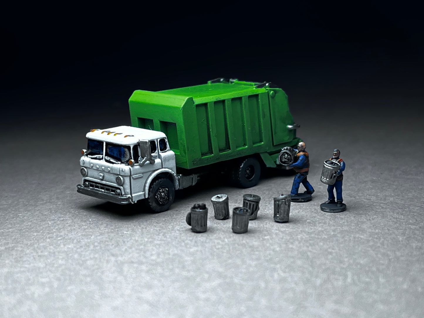 UNPAINTED N Scale (1:160 or 12mm) 1957-1990 C600 Cab Over Engine, Garbage Truck, crew and 5 trashcans - NOT A TOY