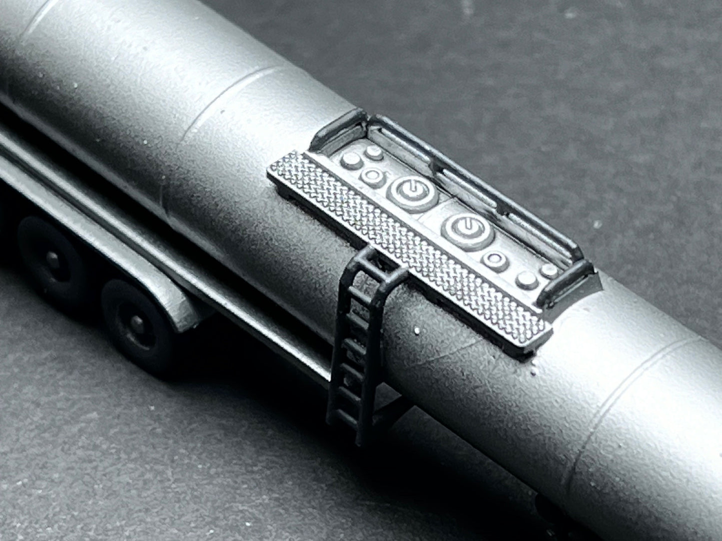 UNPAINTED N Scale (1:160 or 12mm) Food Grade 3A "milk truck" Trailer (trailer only) - NOT A TOY