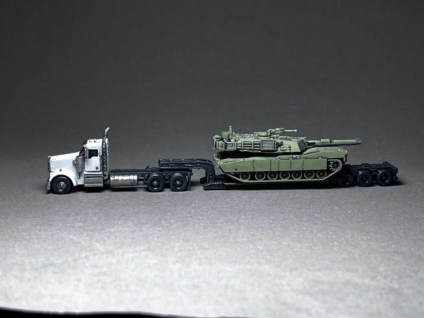 UNPAINTED N Scale (1:160 or 12mm) RGN Lowboy Trailer with folded outrigs - NOT A TOY