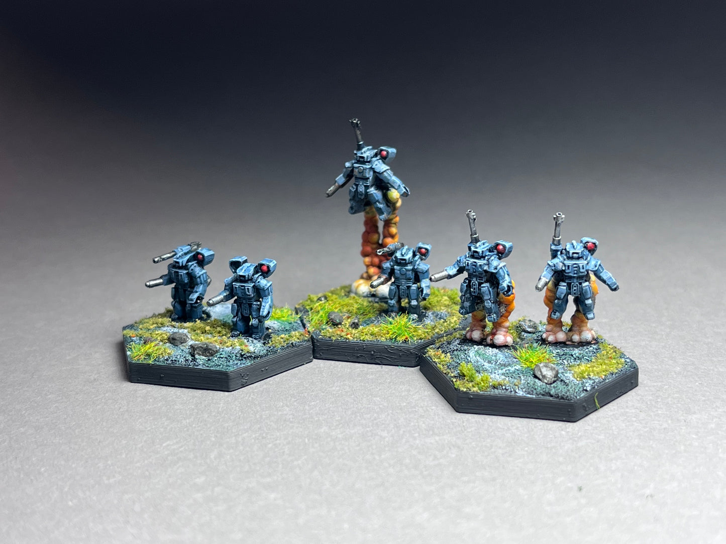6-8mm scale - 8x Battle Armor + 4 hex bases- UNPAINTED, This is NOT a toy!