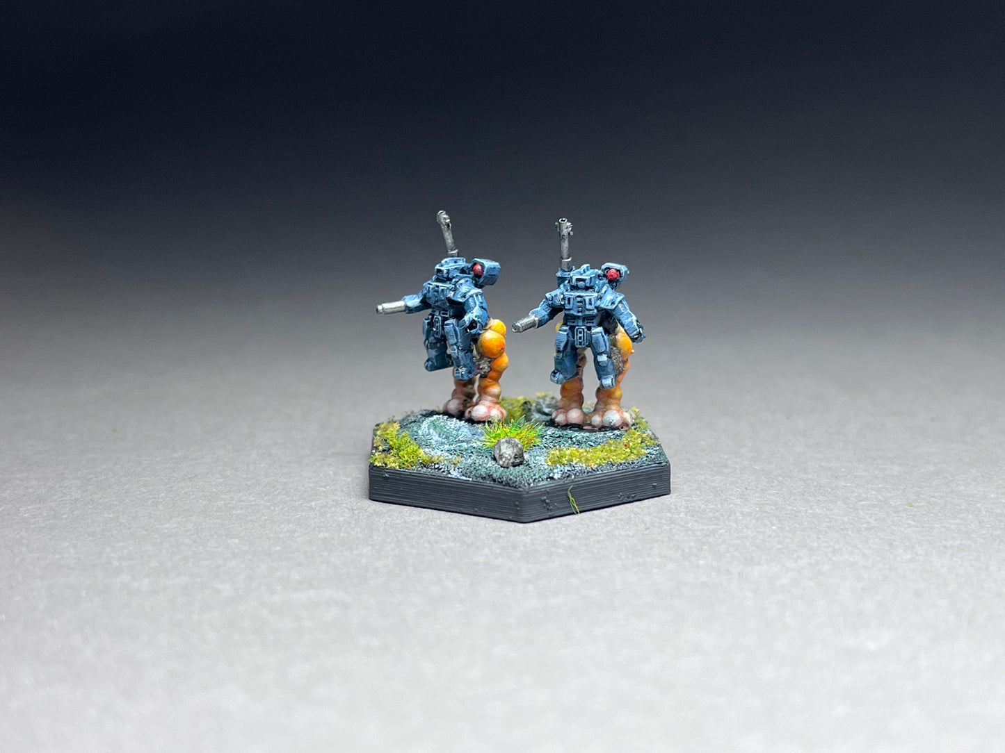 6-8mm scale - 8x Battle Armor + 4 hex bases- UNPAINTED, This is NOT a toy!