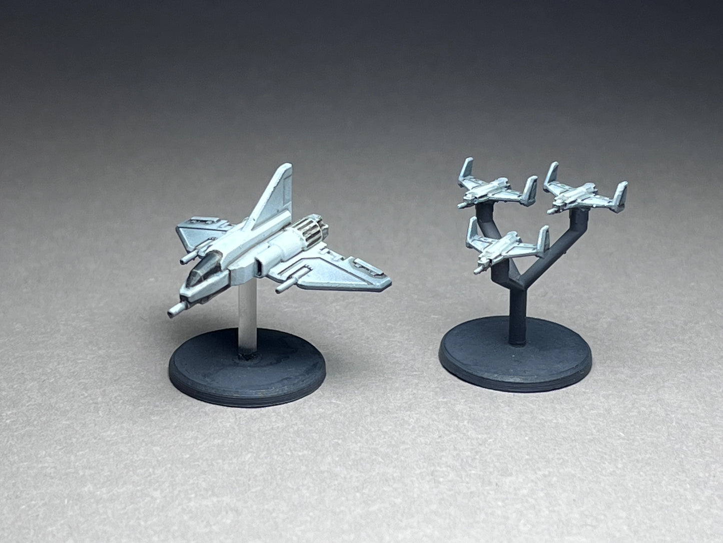 6-8mm scale - Bura + SDS (Swarm Drone System) - Two (2) figures included - 1 Swift and 1 Drone swarm- UNPAINTED, This is NOT a toy!