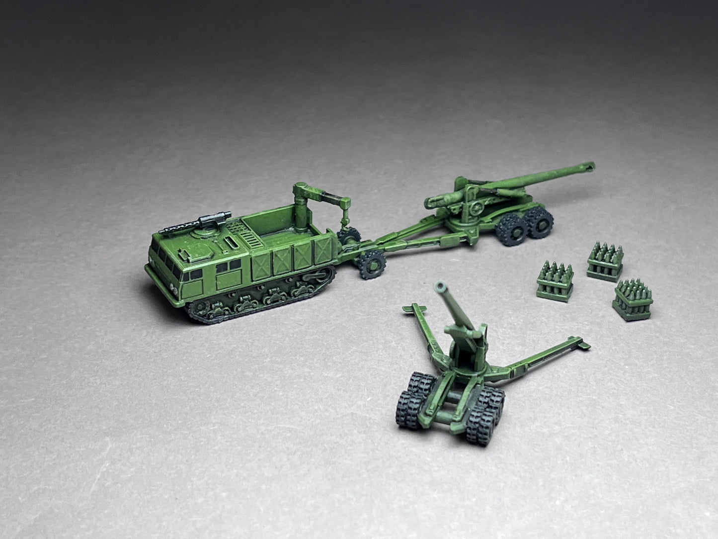 6-8mm scale - 155mm Towed Artillery (7 pieces included - tractor, stowed gun, deployed gun, 4 ammo crates)- UNPAINTED, This is NOT a toy!