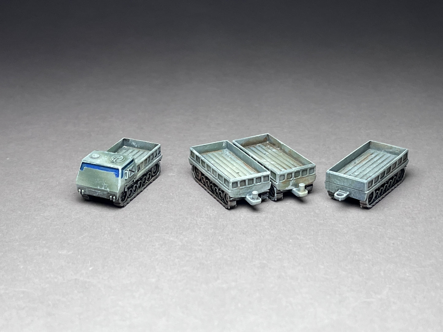 6-8mm scale - Land-train - engine + 3 cars- UNPAINTED, This is NOT a toy!