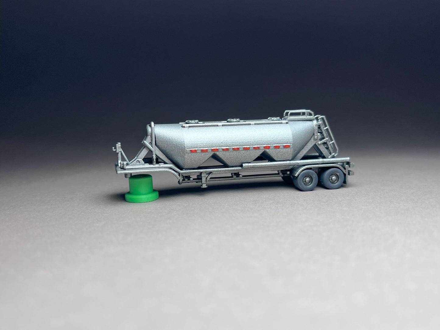 UNPAINTED N Scale (1:160 or 12mm) Pneumatic dry bulk commodity trailer - NOT A TOY
