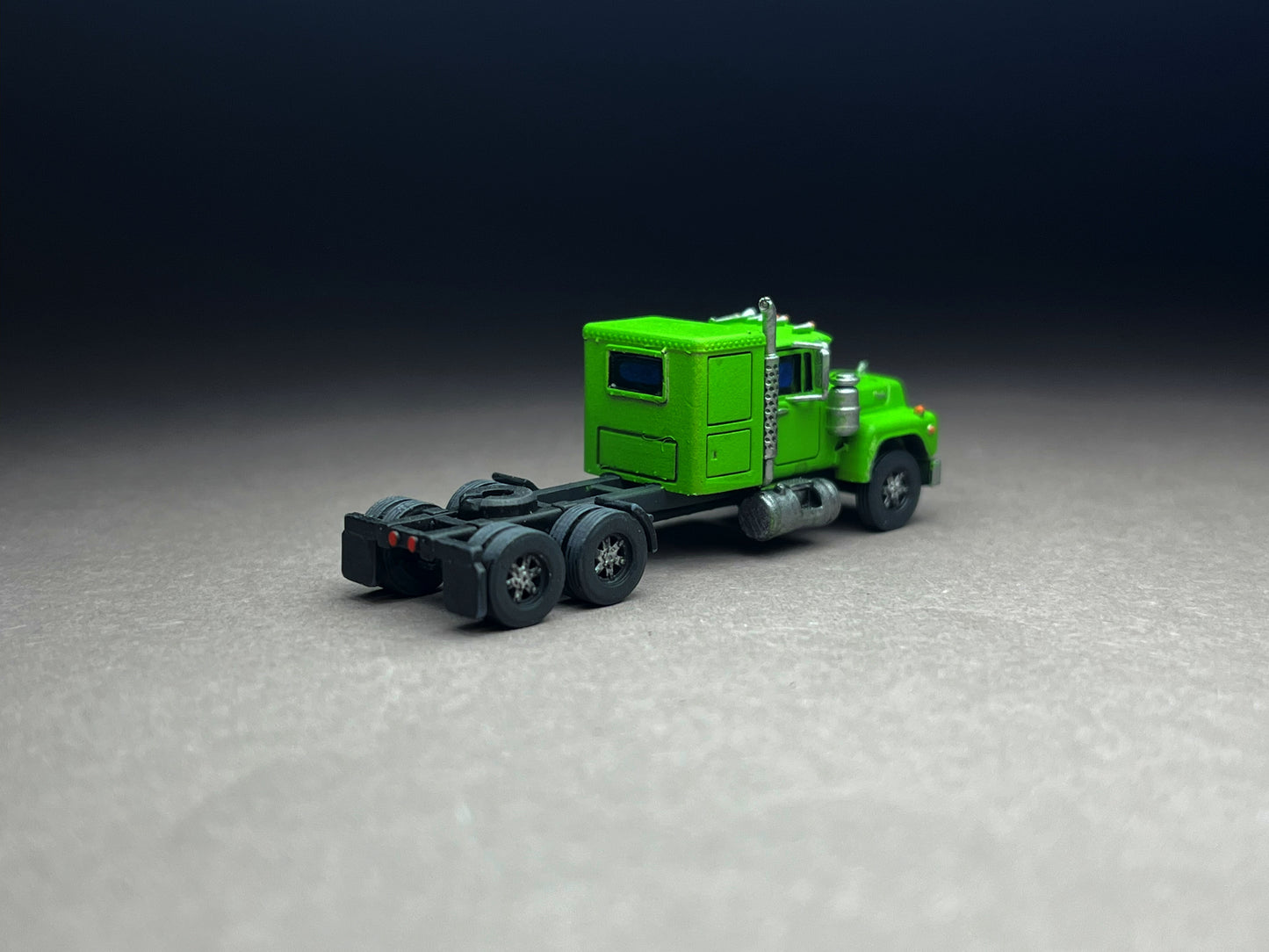 UNPAINTED N Scale (1:160 or 12mm) American Bulldog R-600 SLEEPER CAB (truck only) - NOT A TOY
