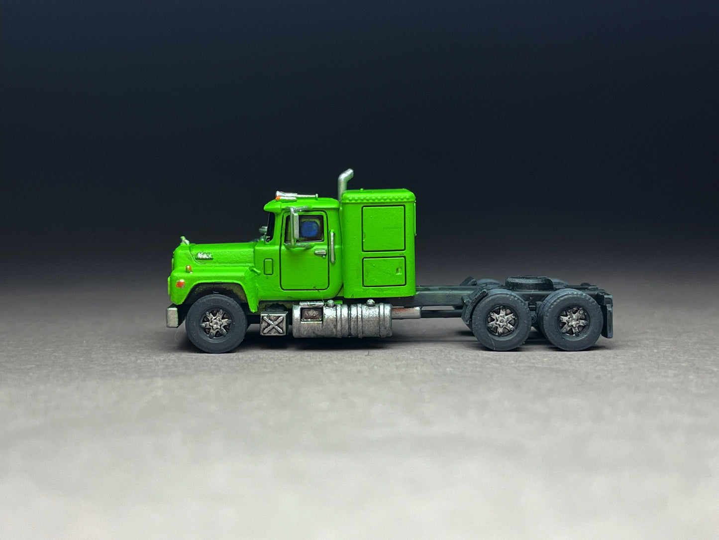 UNPAINTED N Scale (1:160 or 12mm) American Bulldog R-600 SLEEPER CAB (truck only) - NOT A TOY