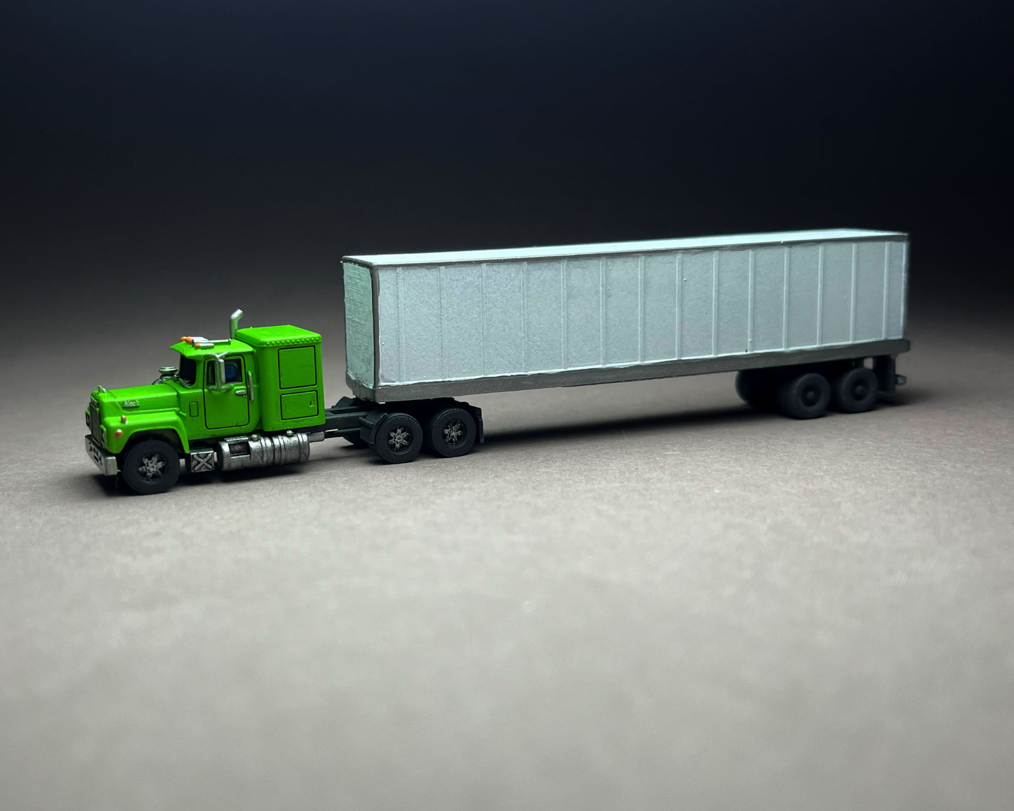 UNPAINTED N Scale (1:160 or 12mm) American Bulldog R-600 SLEEPER CAB (truck only) - NOT A TOY