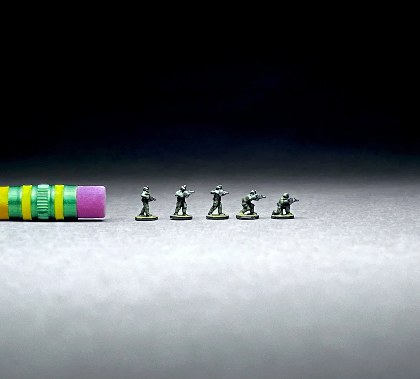 6-8mm scale - 20x 6mm Delta Team Troopers + 5 hex bases - UNPAINTED figures come REMOVED from supports. This is NOT a toy!