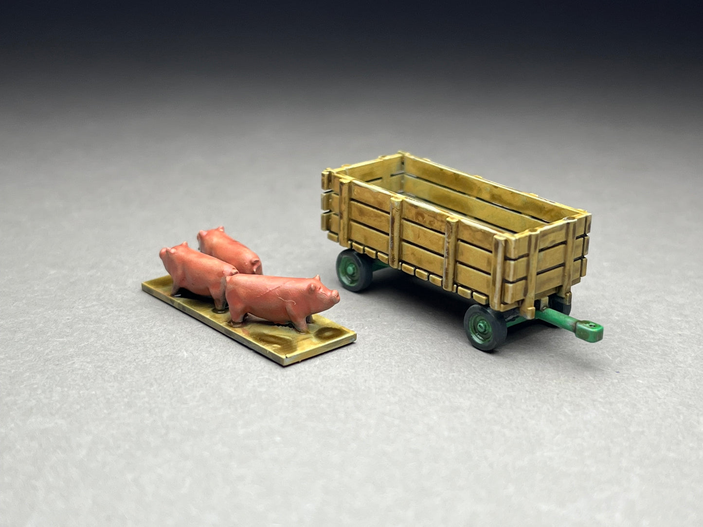 UNPAINTED N Scale (1:160 or 12mm) A antique tractor Female driver w utility wagon and hogs - NOT A TOY