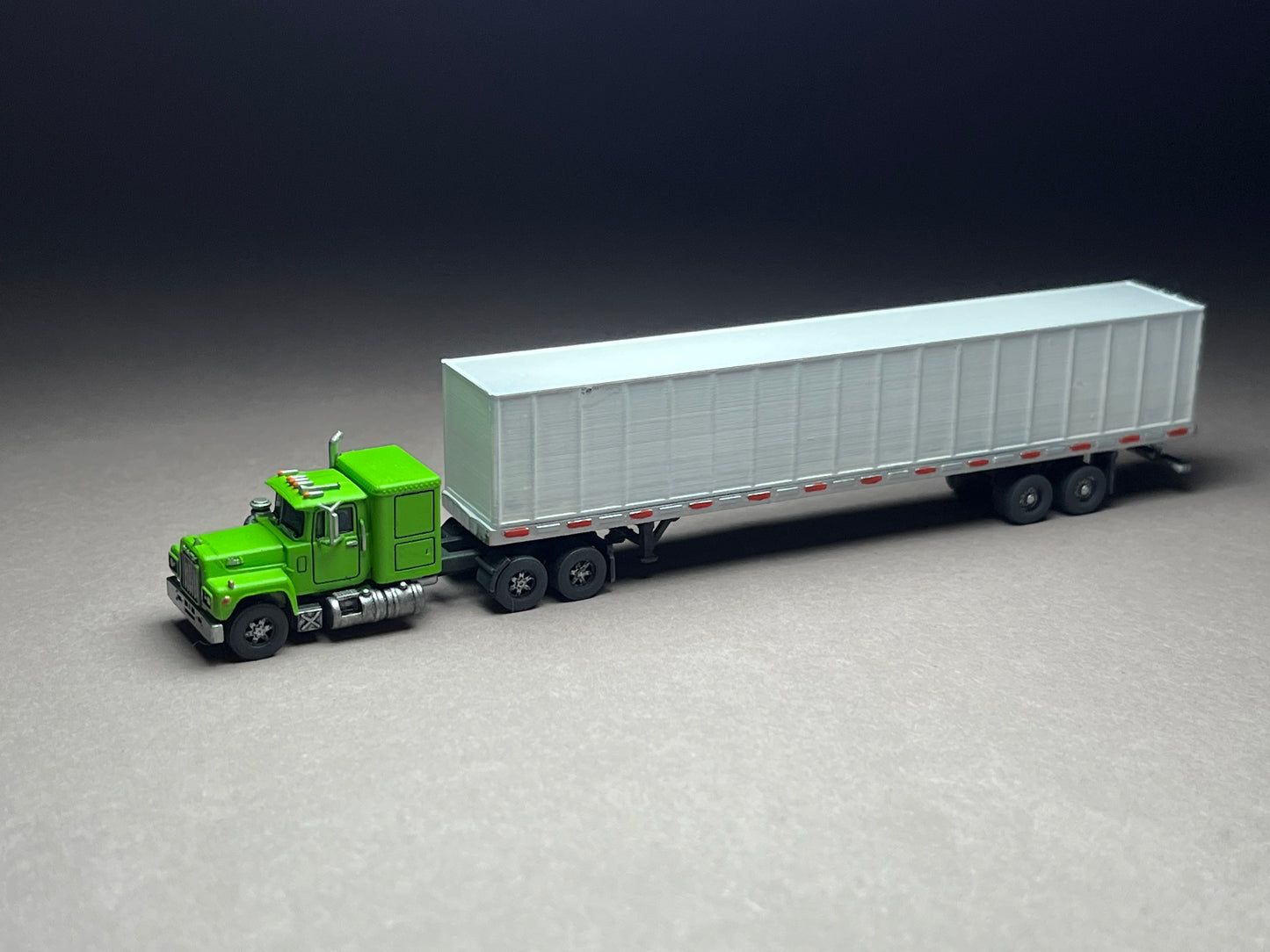 UNPAINTED N Scale (1:160 or 12mm) One (1) 53 foot RoadMax Box Trailer with deployed/transit landing gear - NOT A TOY
