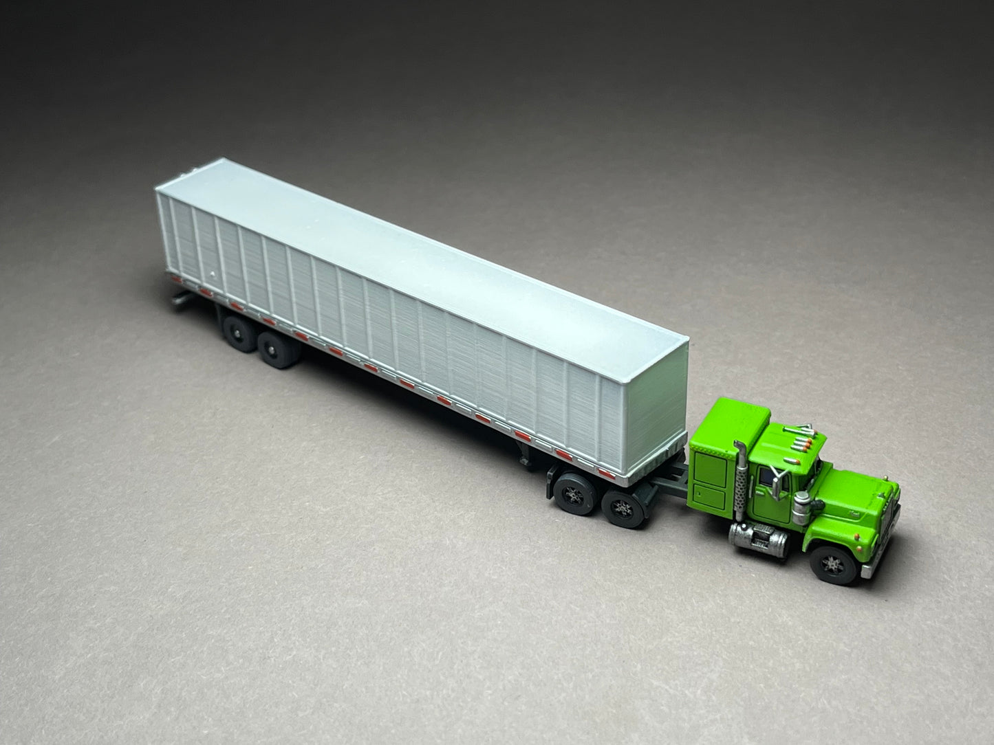 UNPAINTED N Scale (1:160 or 12mm) One (1) 53 foot RoadMax Box Trailer with deployed/transit landing gear - NOT A TOY