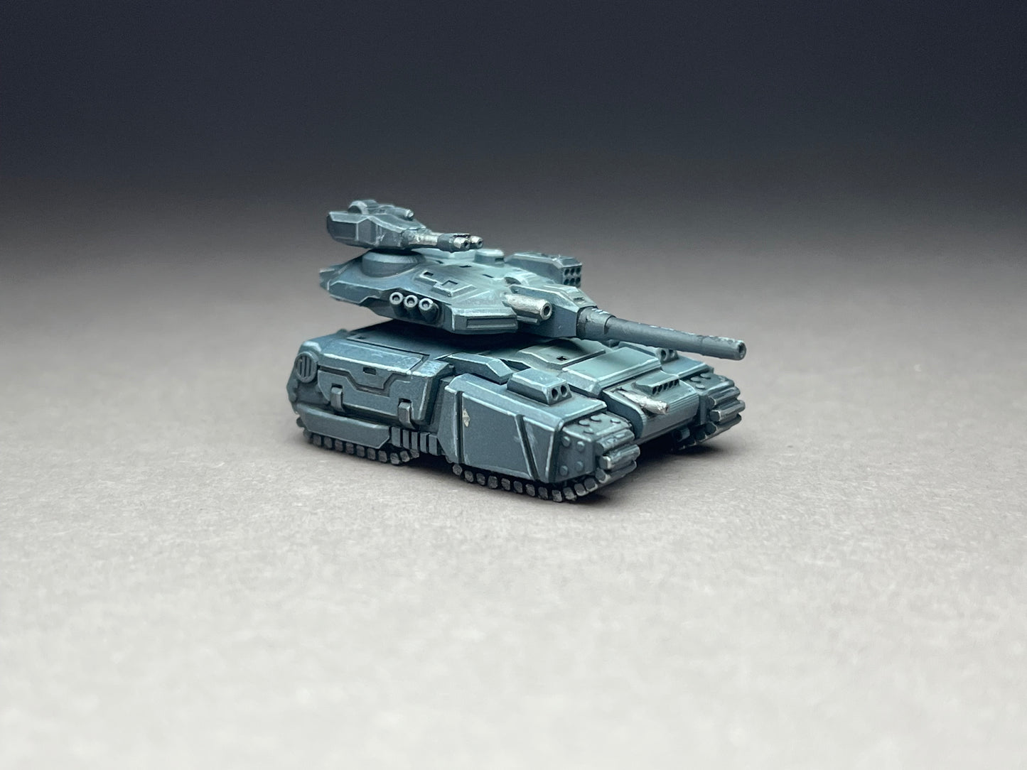 6-8mm scale - FRAG Tank - UNPAINTED, This is NOT a toy!