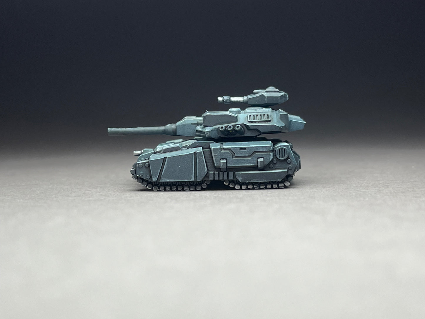 6-8mm scale - FRAG Tank - UNPAINTED, This is NOT a toy!