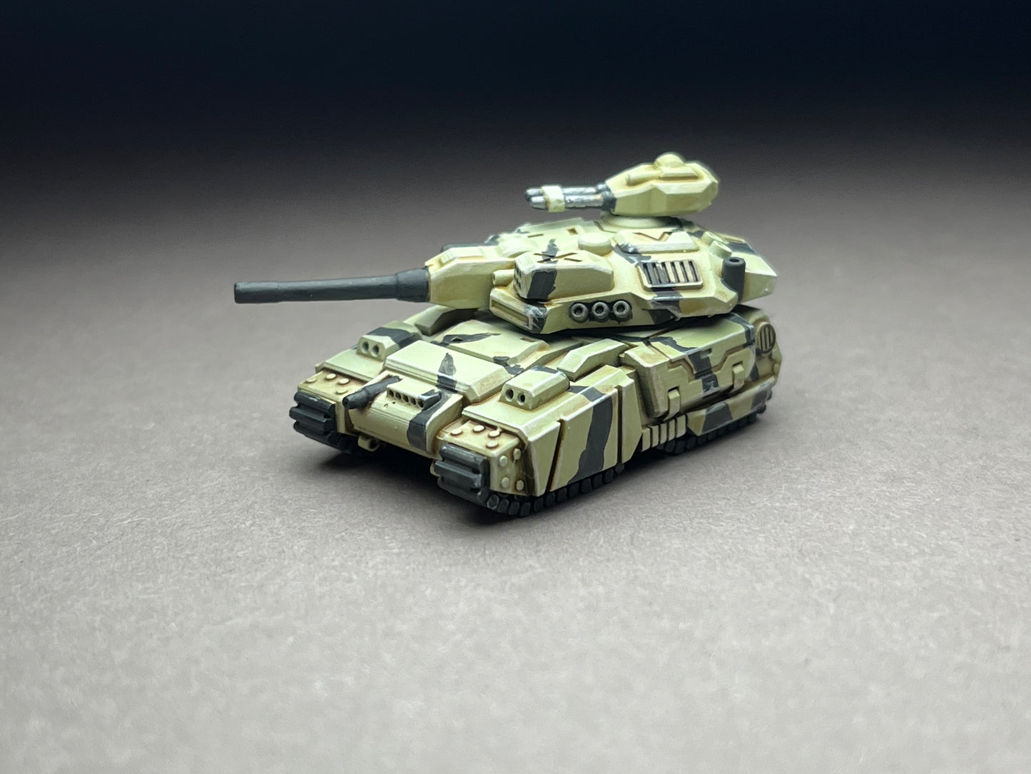 6-8mm scale - FRAG Tank - UNPAINTED, This is NOT a toy!