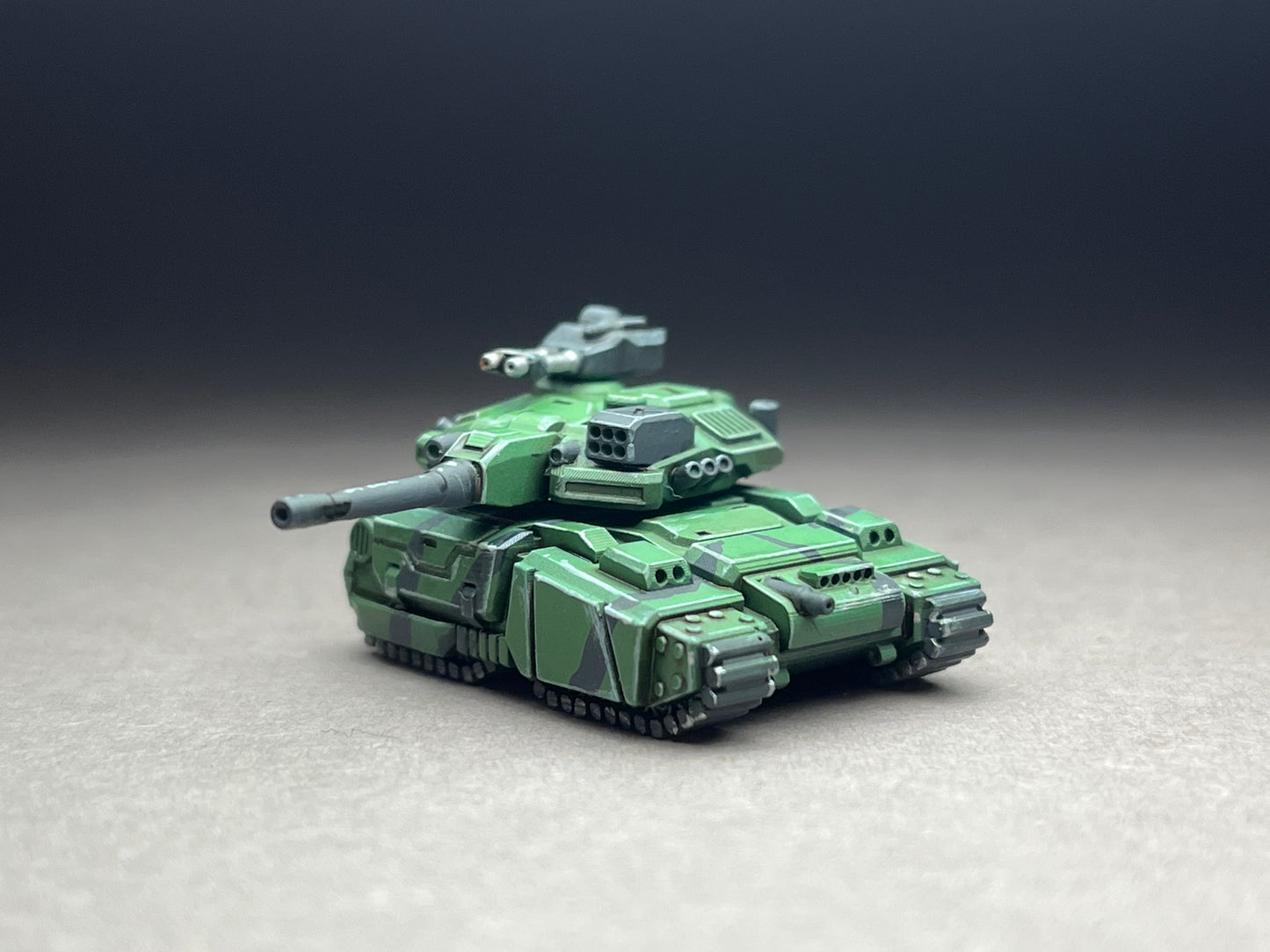 6-8mm scale - FRAG Tank - UNPAINTED, This is NOT a toy!