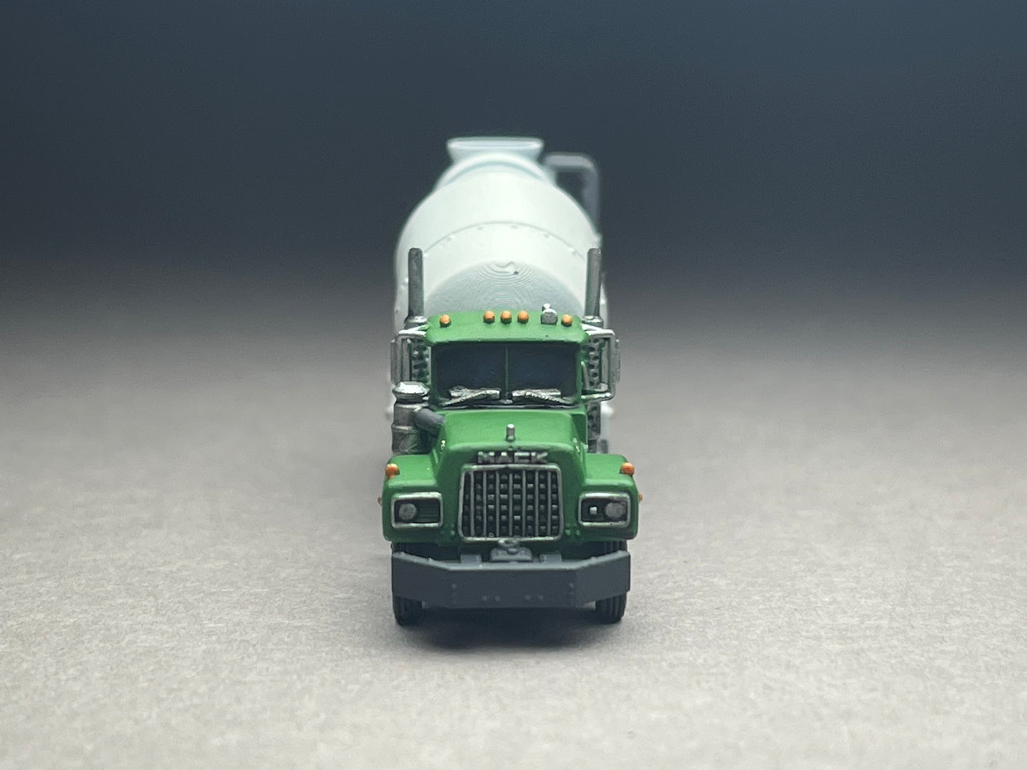 UNPAINTED N Scale (1:160 or 12mm)  Coincrete Mixer Bulldog R Series - NOT A TOY