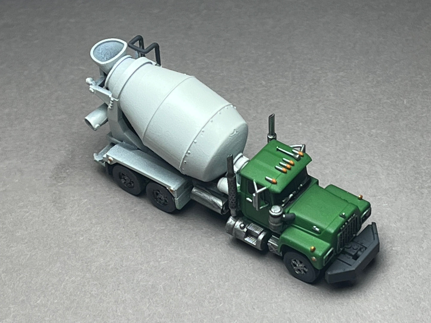 UNPAINTED N Scale (1:160 or 12mm)  Coincrete Mixer Bulldog R Series - NOT A TOY