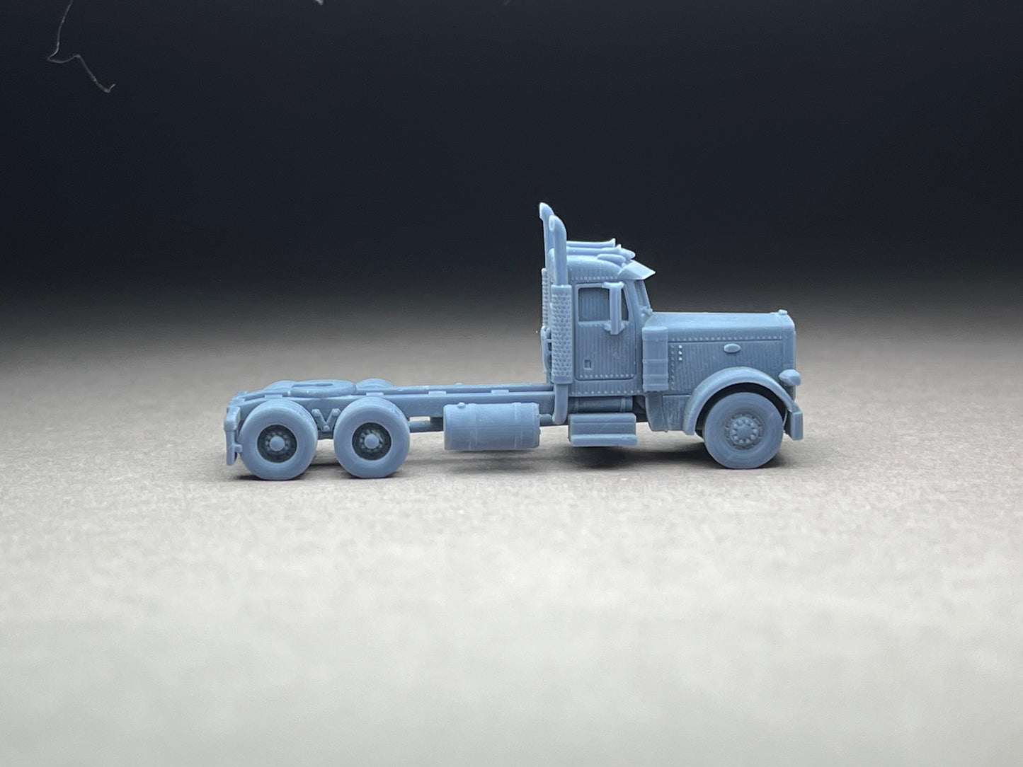UNPAINTED N Scale (1:160 or 12mm) p379, Long nose, Daycab, Wheelbase 220, factory stacks - NOT a toy!