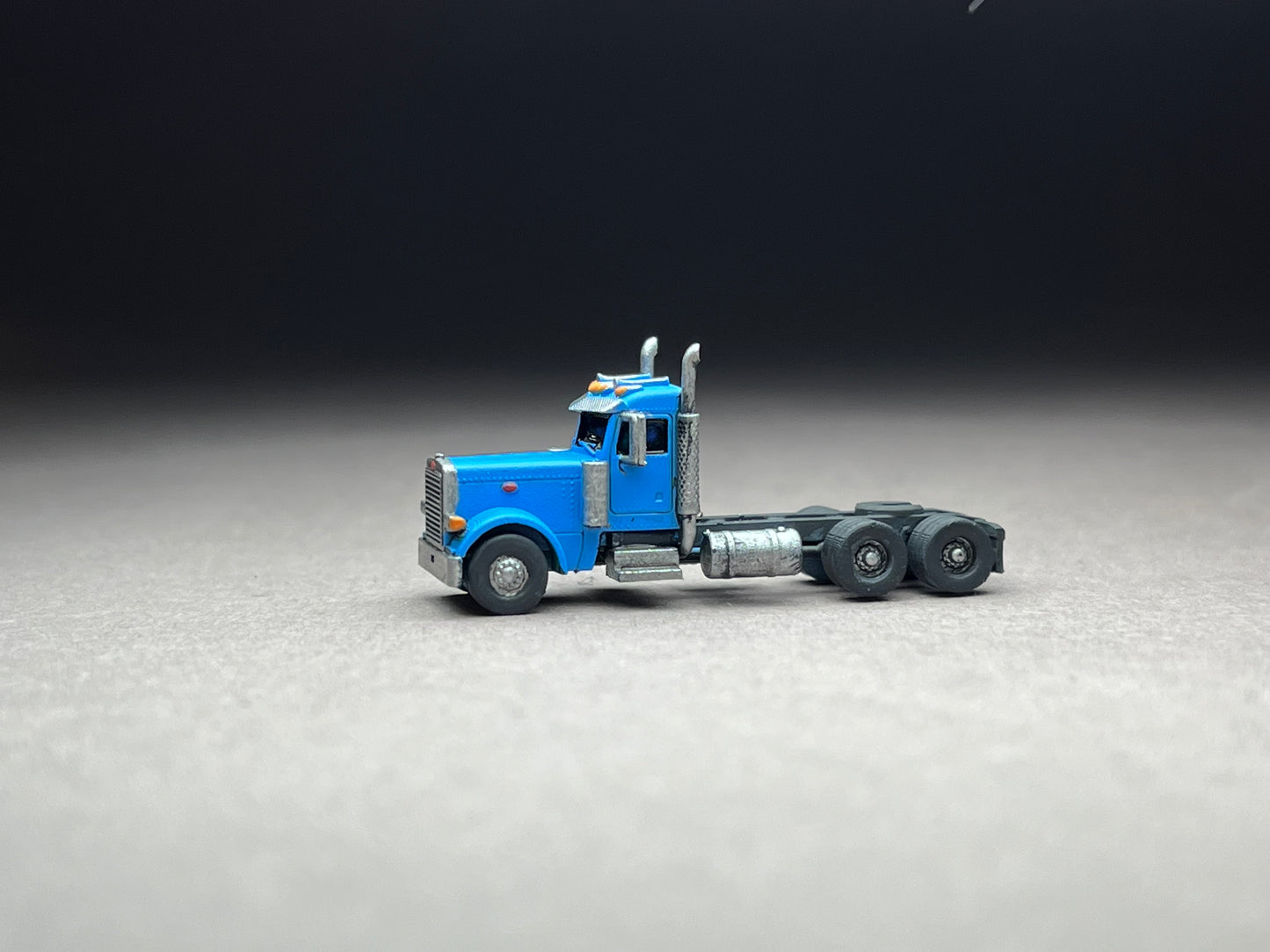Z Scale (1:220) UNPAINTED p379, Long nose, Flattop sleeper, 265 wheelbase, straight stacks - NOT a toy! (Copy)