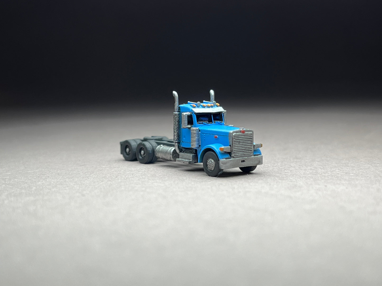 Z Scale (1:220) UNPAINTED p379, Long nose, Flattop sleeper, 265 wheelbase, straight stacks - NOT a toy! (Copy)