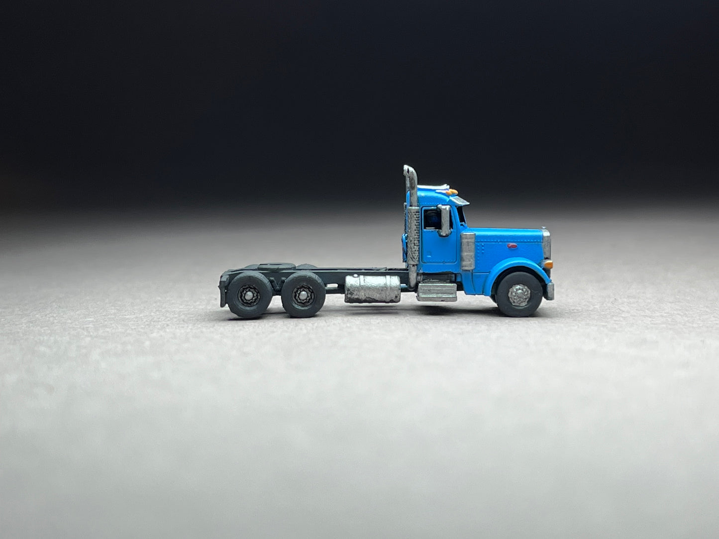 Z Scale (1:220) UNPAINTED p379, Long nose, Flattop sleeper, 265 wheelbase, straight stacks - NOT a toy! (Copy)
