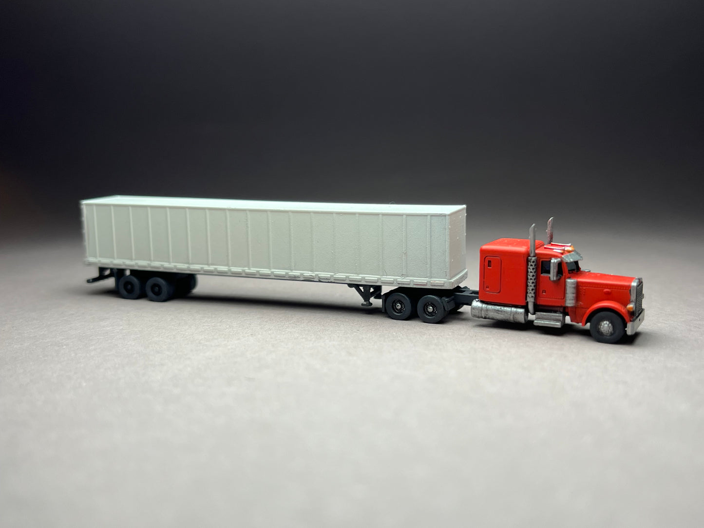 Z Scale (1:220) UNPAINTED One (1) Box Semi Trailer 53' RoadMAX (truck sold separately) - NOT a toy!