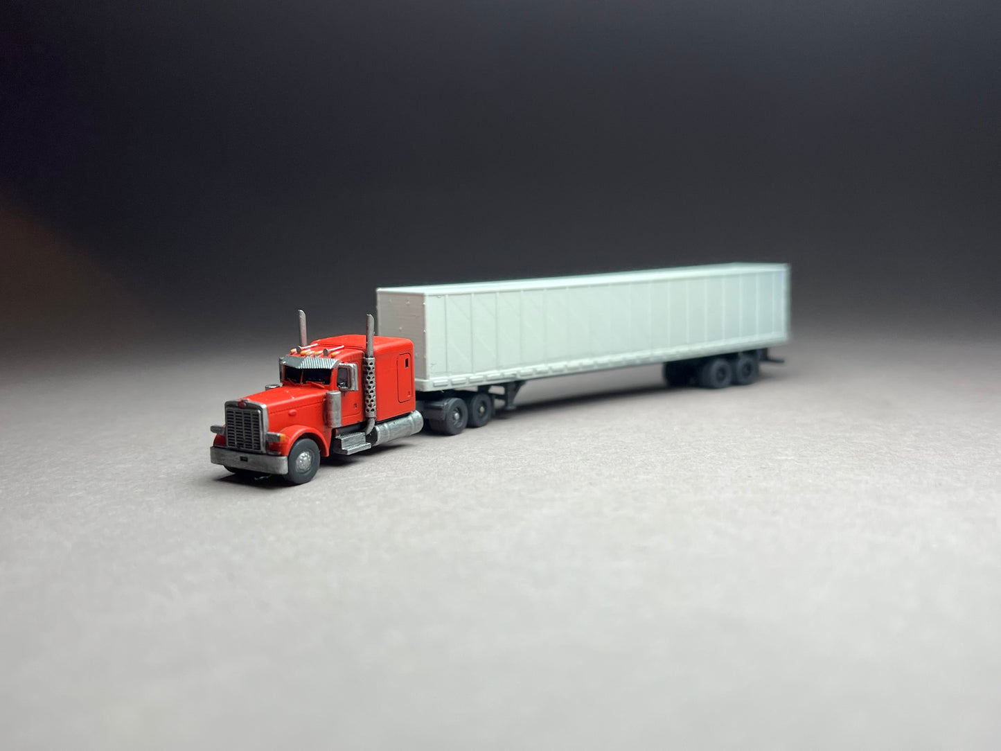 Z Scale (1:220) UNPAINTED One (1) Box Semi Trailer 53' RoadMAX (truck sold separately) - NOT a toy!