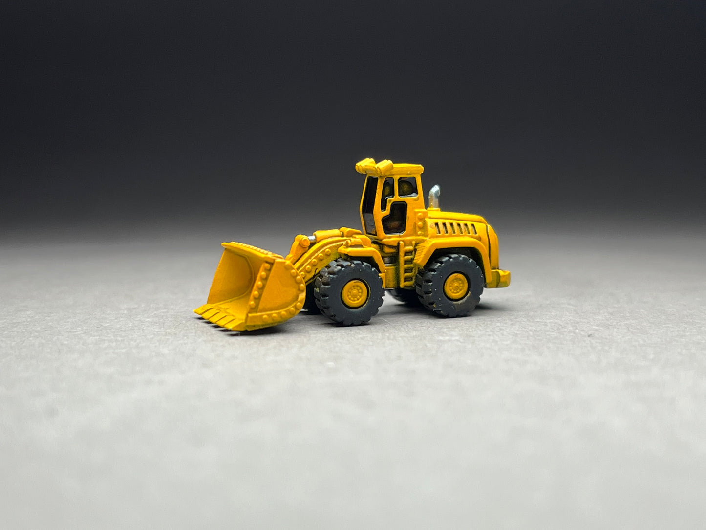 Z Scale (1:220) UNPAINTED One (1) Front Loader - NOT a toy!