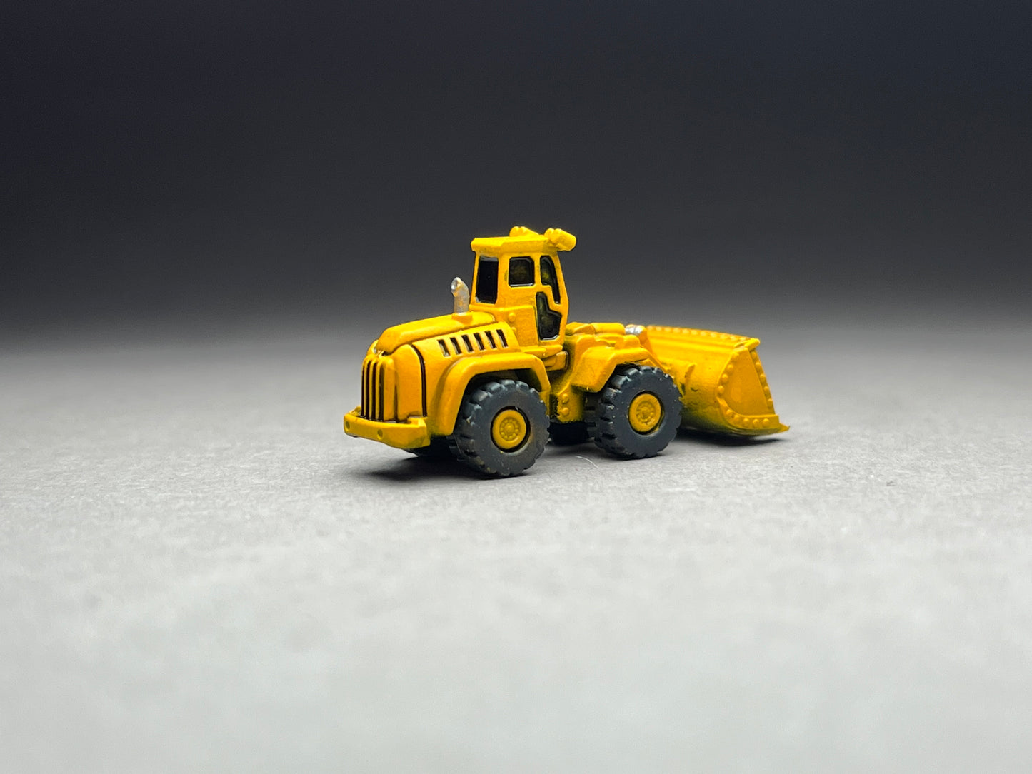 Z Scale (1:220) UNPAINTED One (1) Front Loader - NOT a toy!