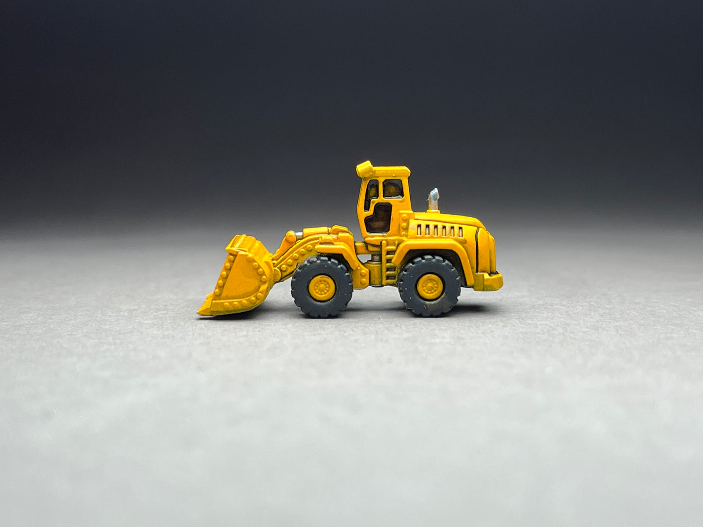 Z Scale (1:220) UNPAINTED One (1) Front Loader - NOT a toy!
