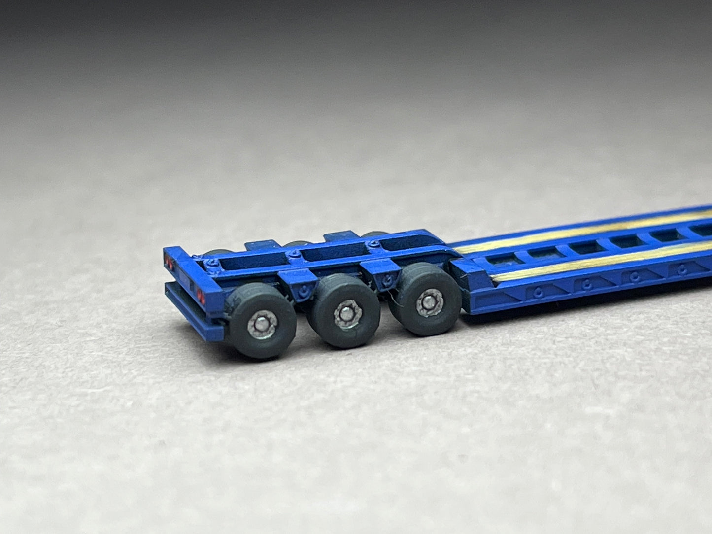 Z Scale (1:220) UNPAINTED One (1) RGN Lowboy with folded outrigs - NOT a toy!