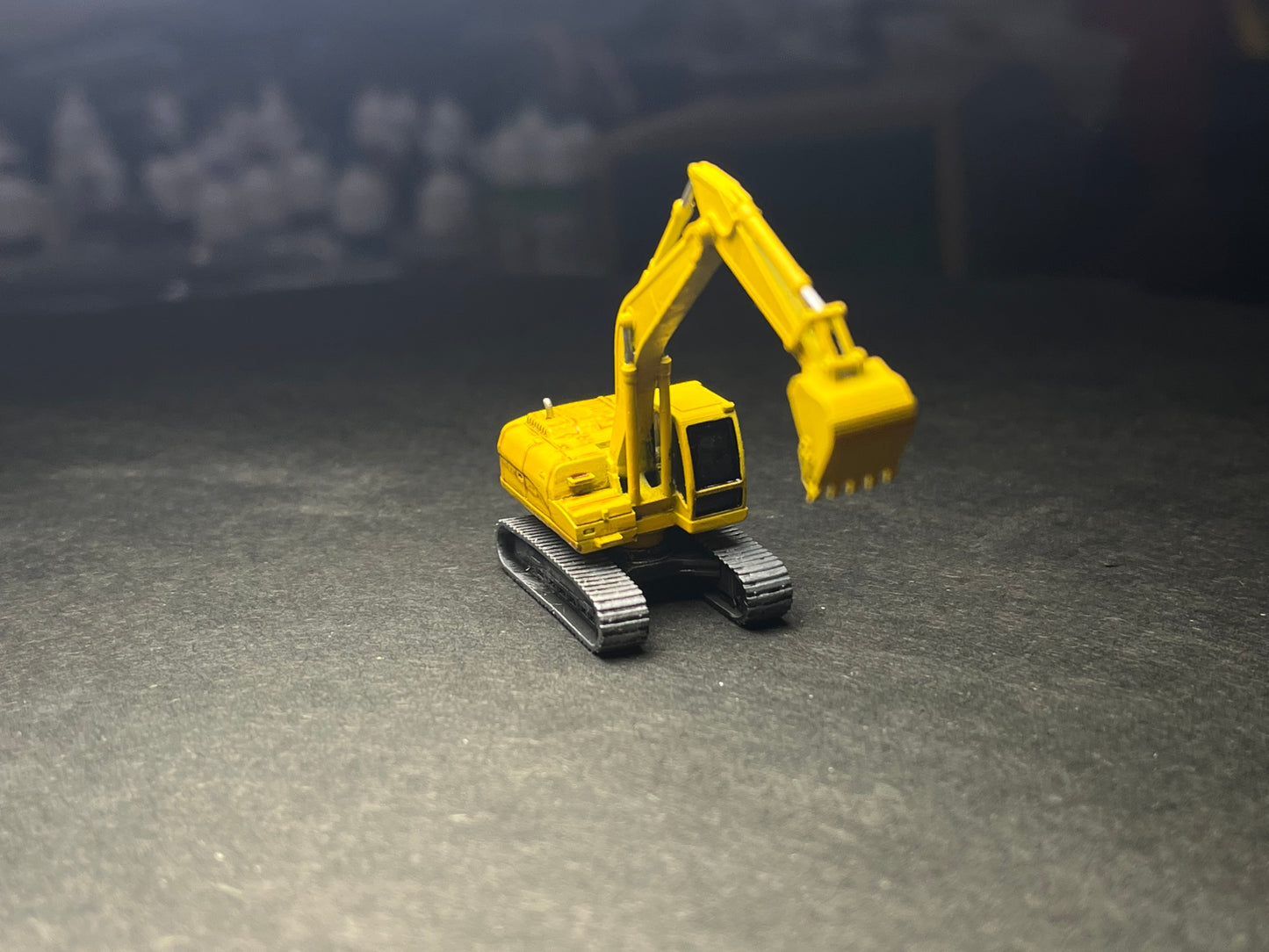 PAINTED N Scale (1:160) Excavator - Half-extended arm