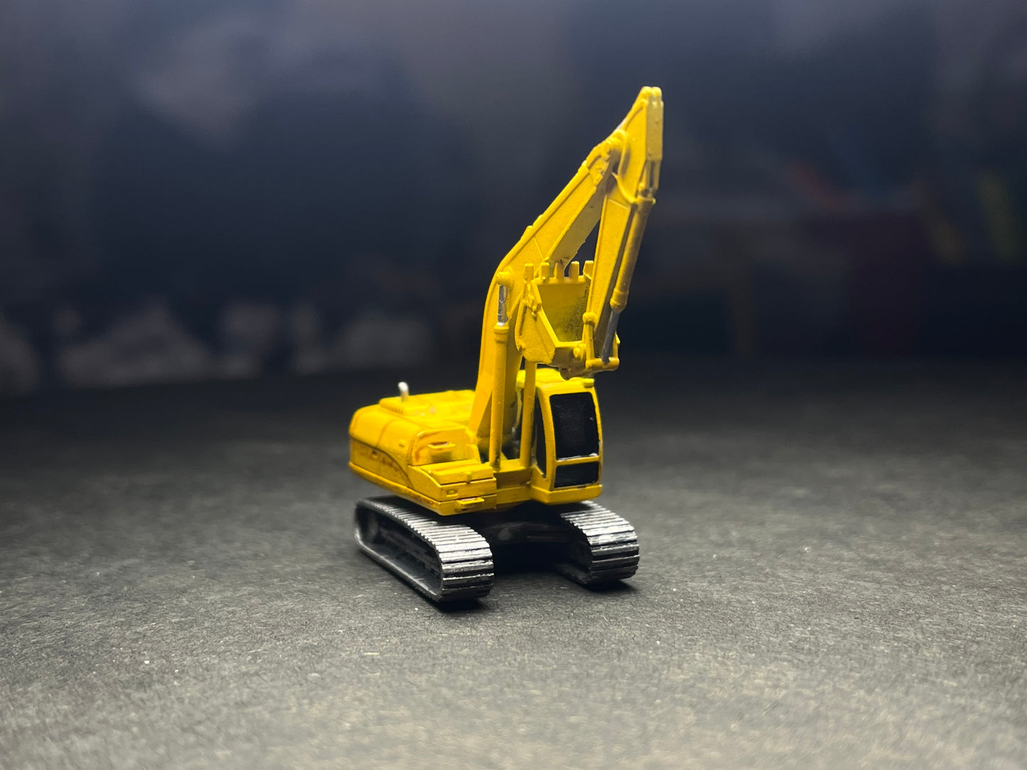 PAINTED N Scale (1:160) Excavator - Folded Arm