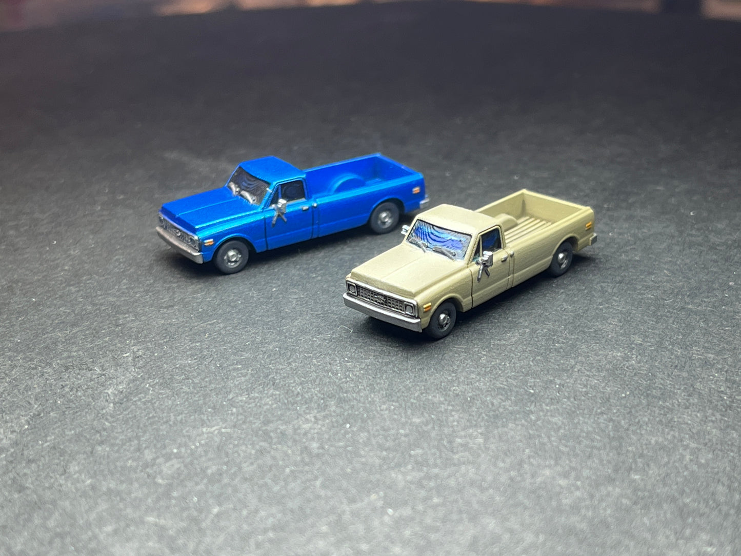 N Scale (1:160) (2) Two 1971 c30 Longhorn trucks - UNPAINTED, this is NOT a toy!