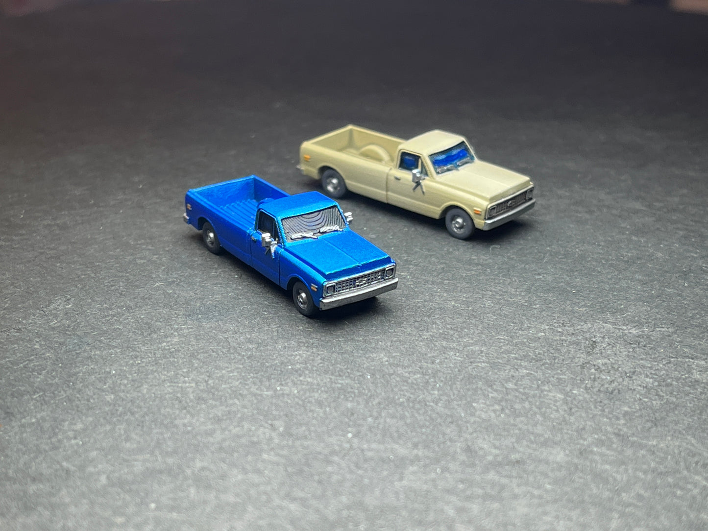 N Scale (1:160) (2) Two 1971 c30 Longhorn trucks - UNPAINTED, this is NOT a toy!