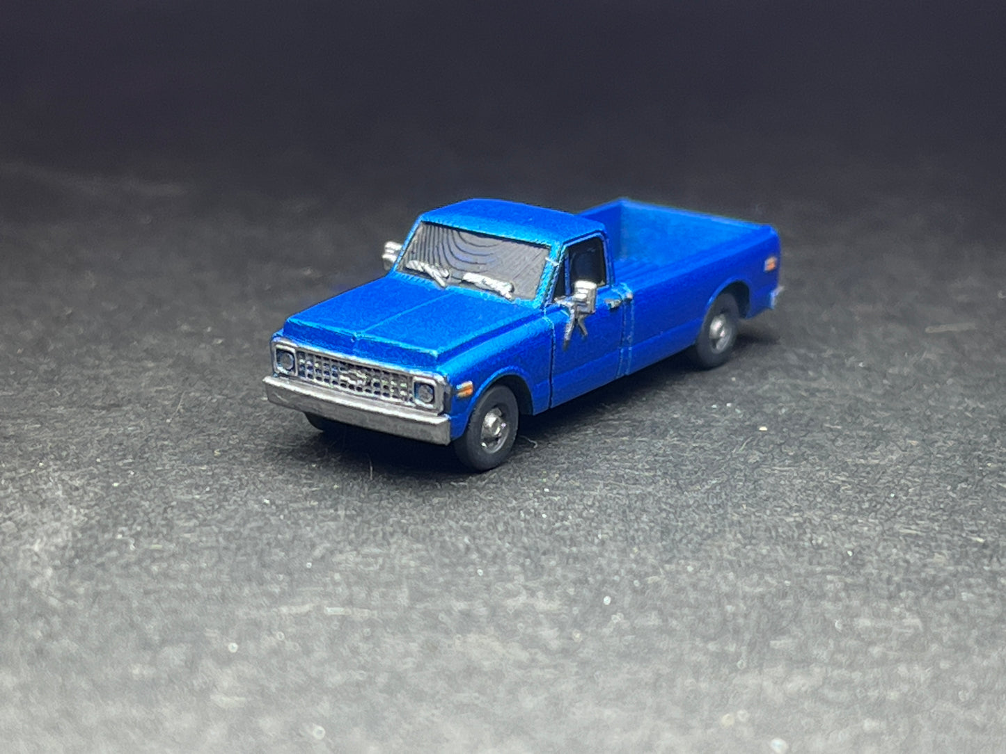 N Scale (1:160) (2) Two 1971 c30 Longhorn trucks - UNPAINTED, this is NOT a toy!