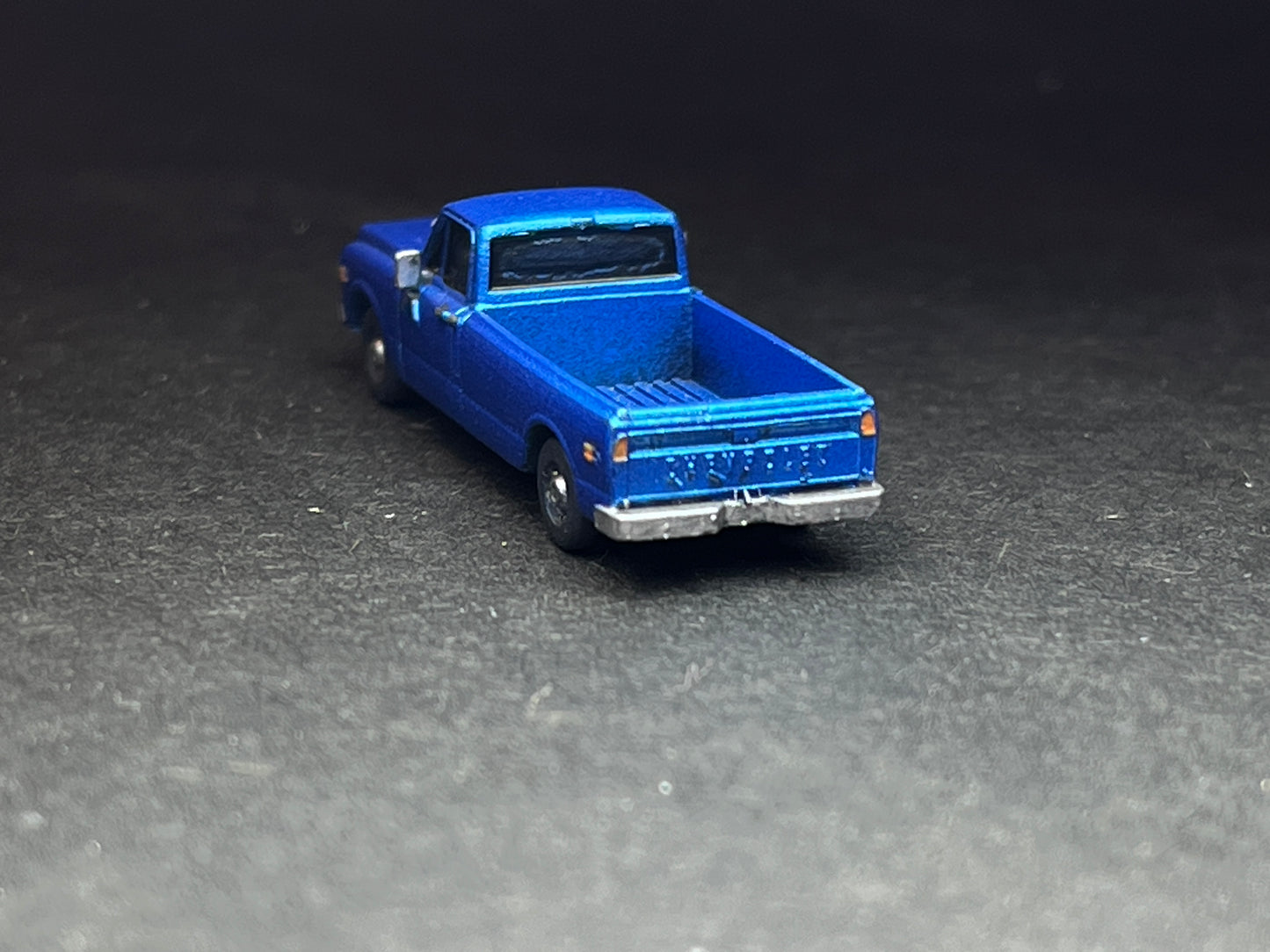 N Scale (1:160) (2) Two 1971 c30 Longhorn trucks - UNPAINTED, this is NOT a toy!