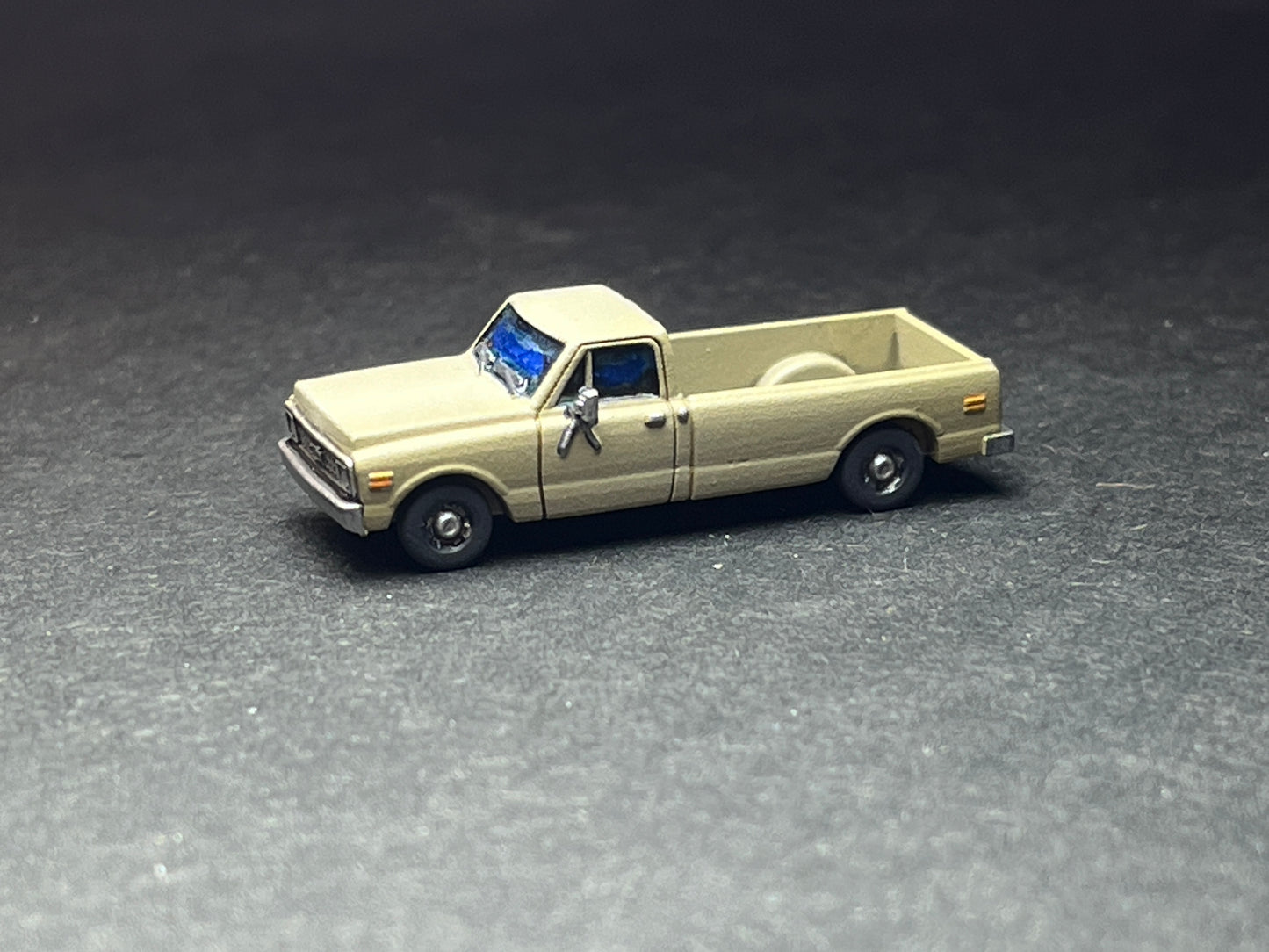 N Scale (1:160) (2) Two 1971 c30 Longhorn trucks - UNPAINTED, this is NOT a toy!