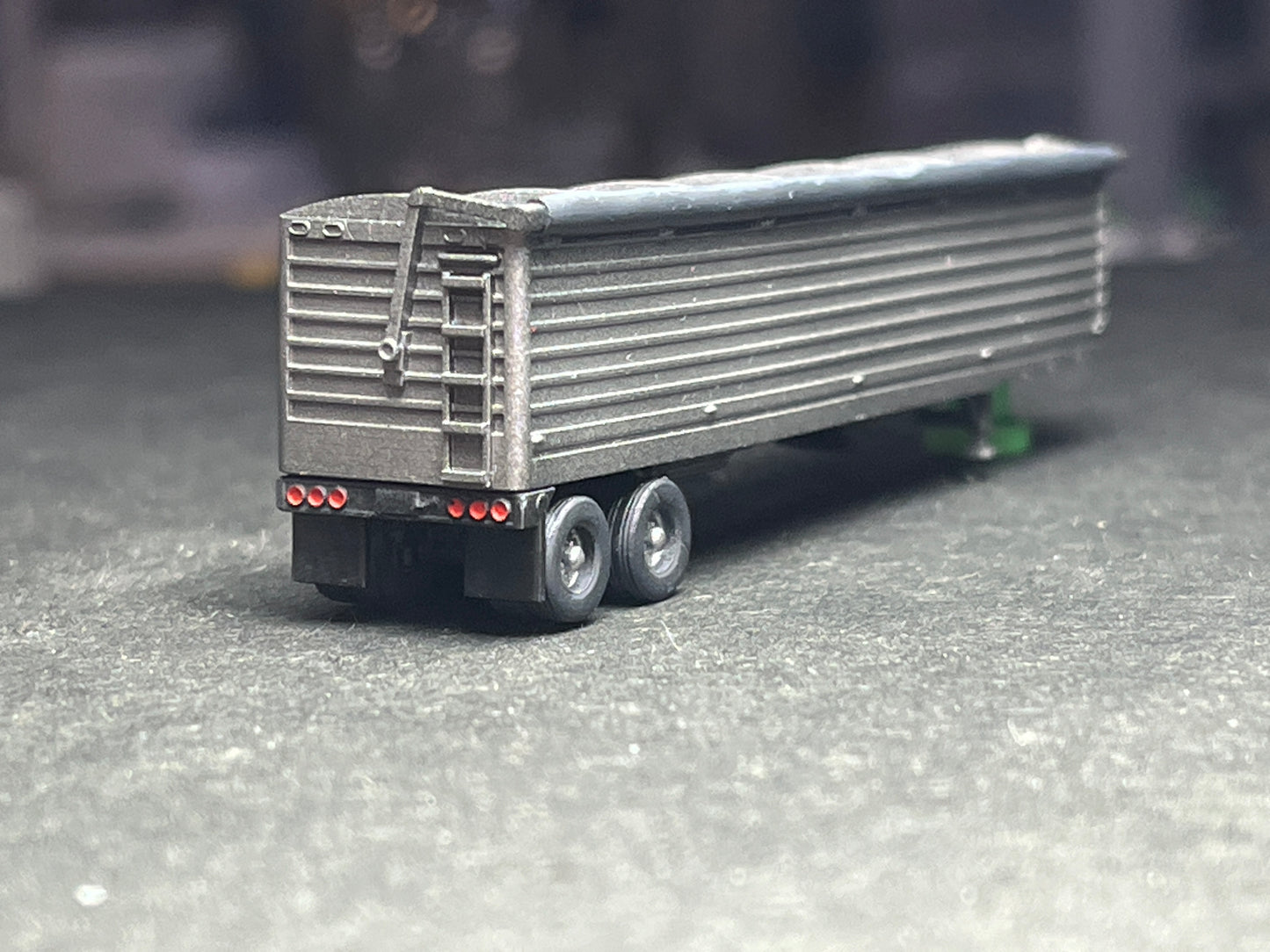 N Scale (1:160) - One (1) 40 foot Open Top Grain Trailer in transit (trailer only, no truck!) - UNPAINTED, this is NOT a toy!