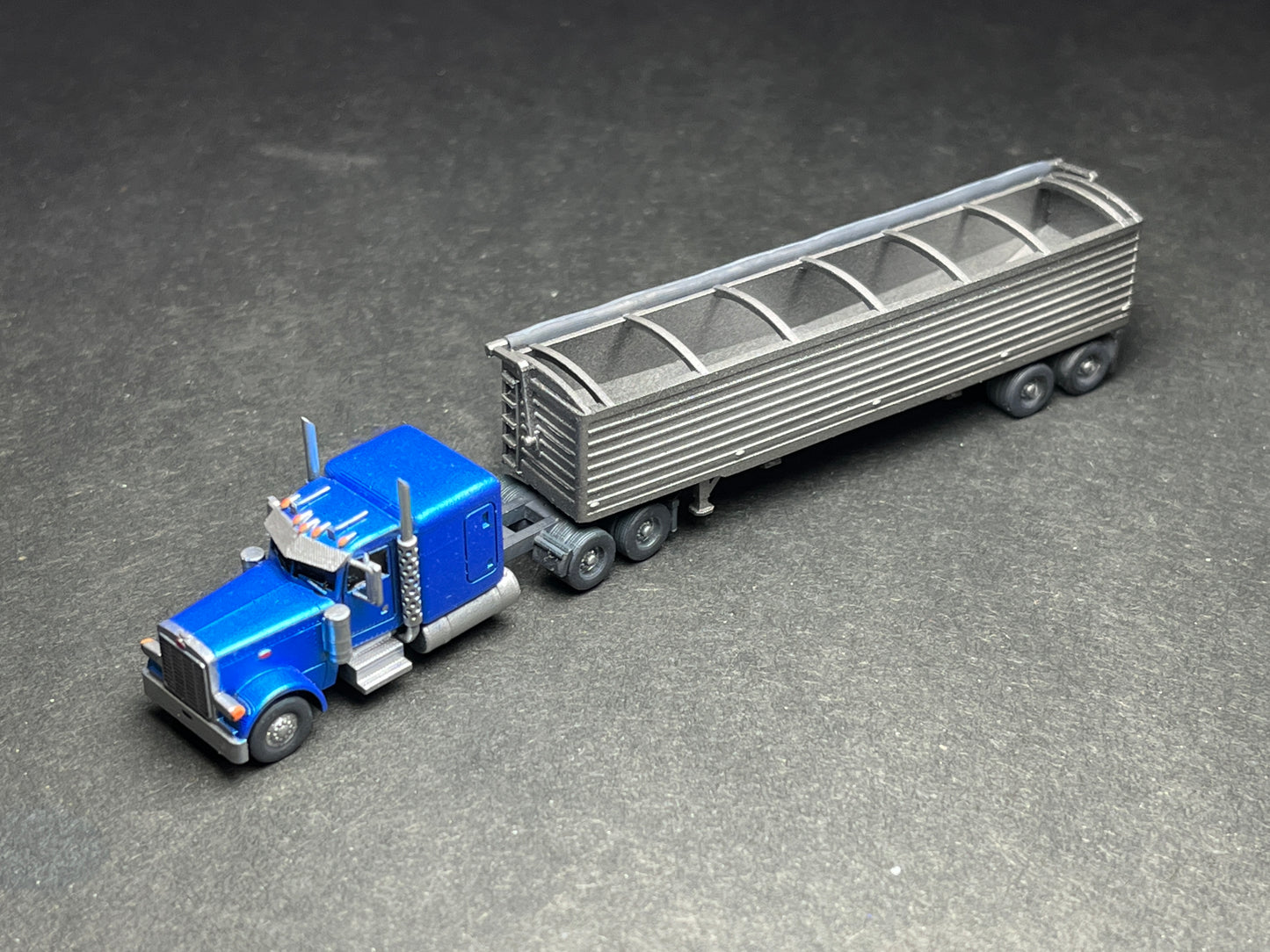 N Scale (1:160) - One (1) 40 foot Open Top Grain Trailer in transit (trailer only, no truck!) - UNPAINTED, this is NOT a toy!