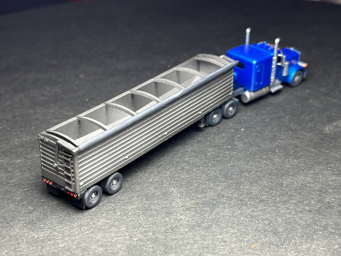 N Scale (1:160) - One (1) 40 foot Open Top Grain Trailer in transit (trailer only, no truck!) - UNPAINTED, this is NOT a toy!