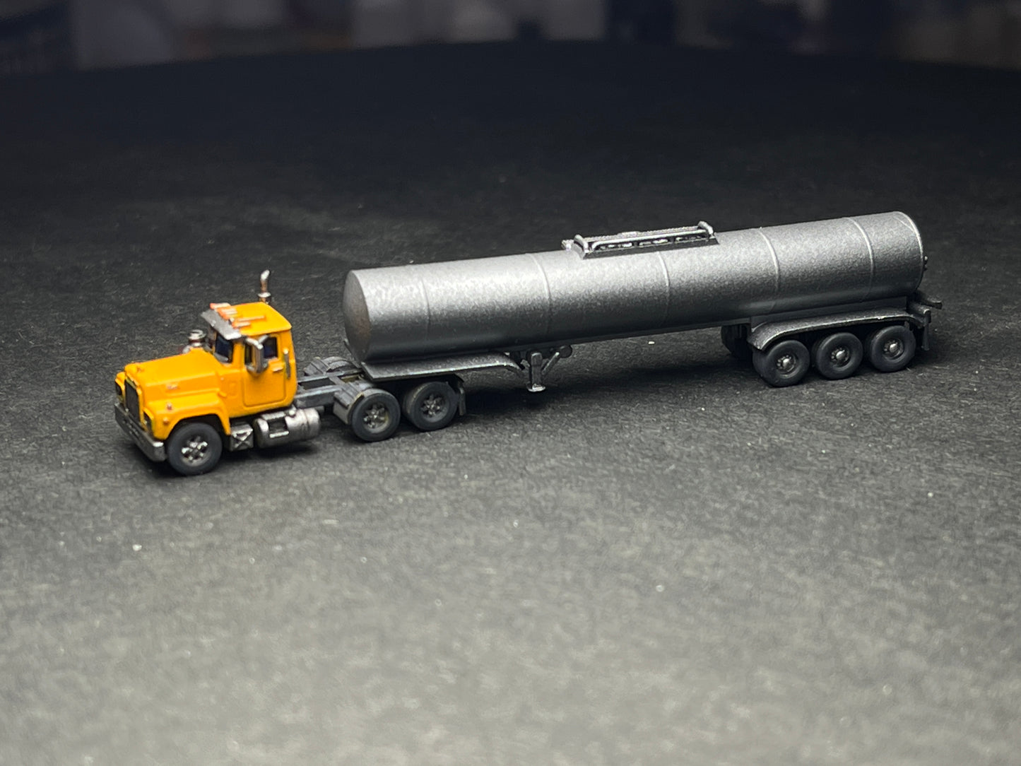 Z Scale (1:220) UNPAINTED One (1) 3A Sanitary Tanker Trailer - NOT a toy!