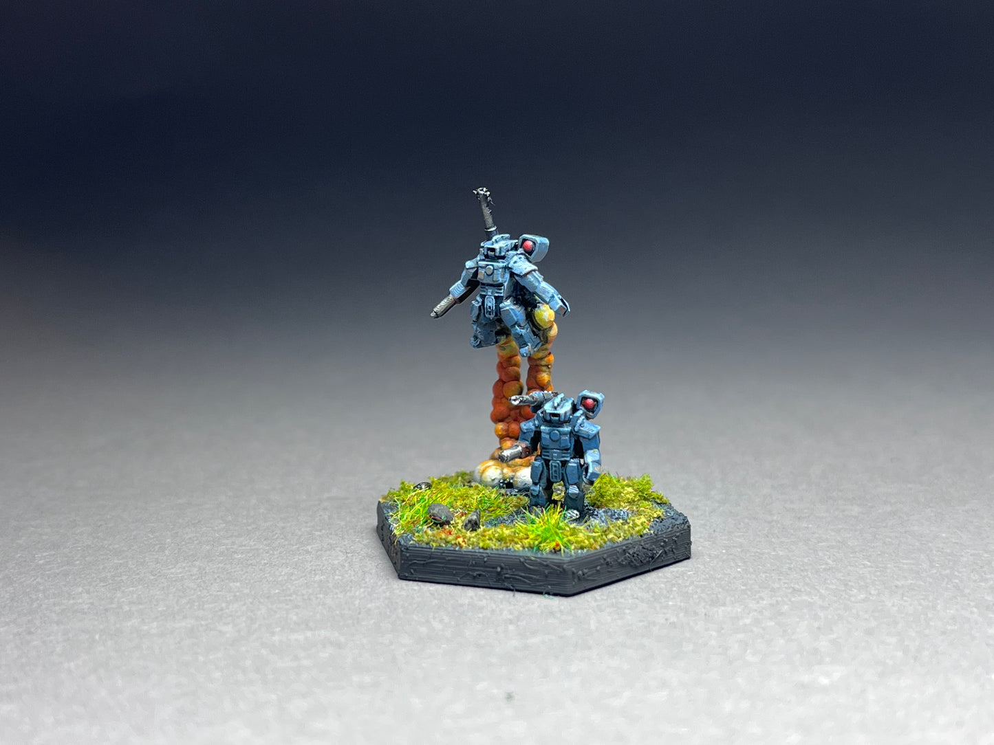 6-8mm scale - 8x Battle Armor + 4 hex bases- UNPAINTED, This is NOT a toy!