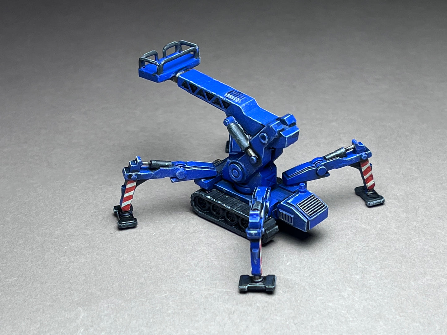 6-8mm scale - Service Crawler - Retracted mid-height boom - UNPAINTED, This is NOT a toy!
