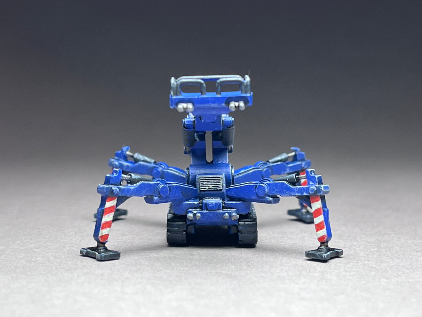 6-8mm scale - Service Crawler - Retracted mid-height boom - UNPAINTED, This is NOT a toy!